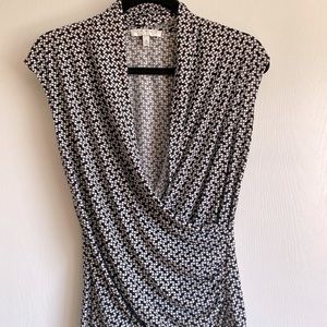 Chau’s New York Sleeveless stretchy top
